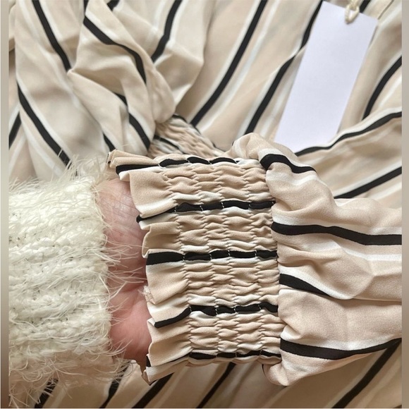 NWT Urban Outfitters Lumiere Blouse Taupe Multi Size Medium - Picture 7 of 9